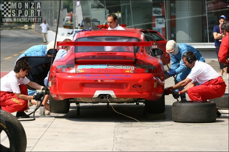 Porsche_24.jpg