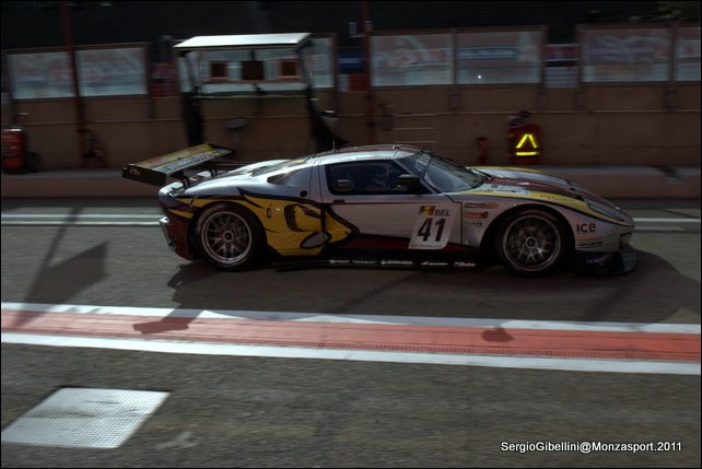110410_fiagt_zolder_grid_and_warmup_ 031.jpg