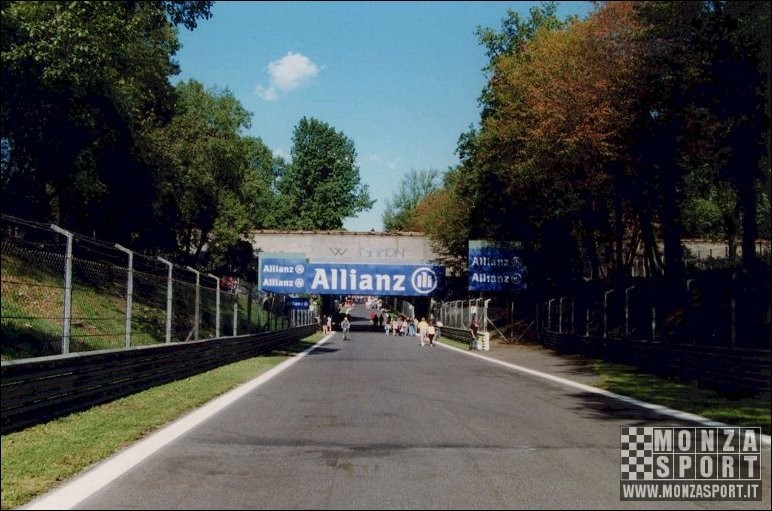 2001_monza_gp_ita_f1_ 002.jpg
