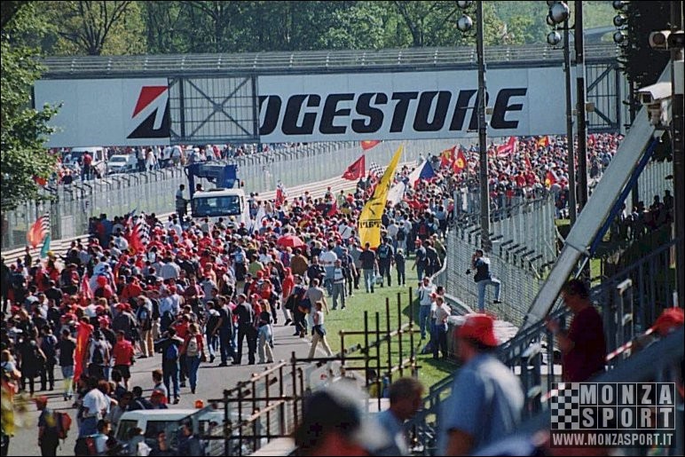 2001_monza_gp_ita_f1_ 005.jpg