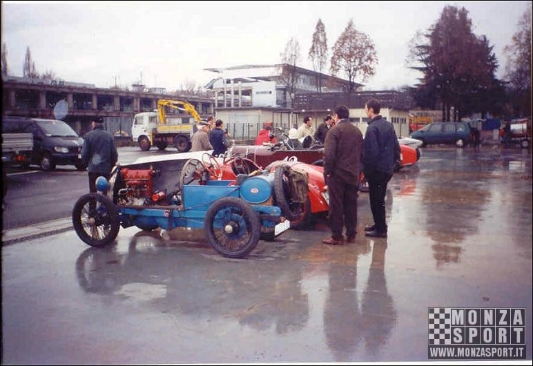 2002_monza_raduno_autostoriche_ 003.jpg
