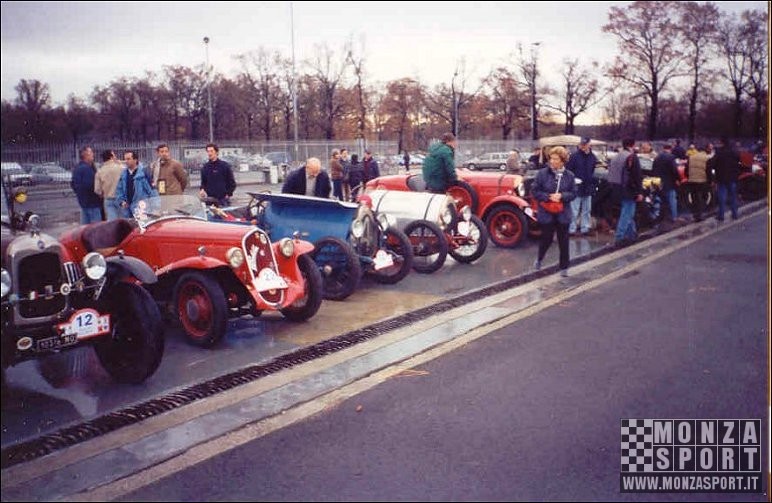 2002_monza_raduno_autostoriche_ 005.jpg