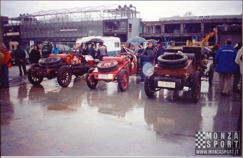 2002_monza_raduno_autostoriche_ 007.jpg