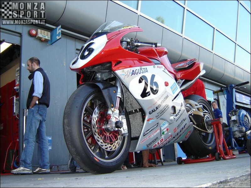 2005_monza_superbike_ 014.jpg