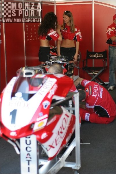 2005_monza_superbike_ 033.JPG