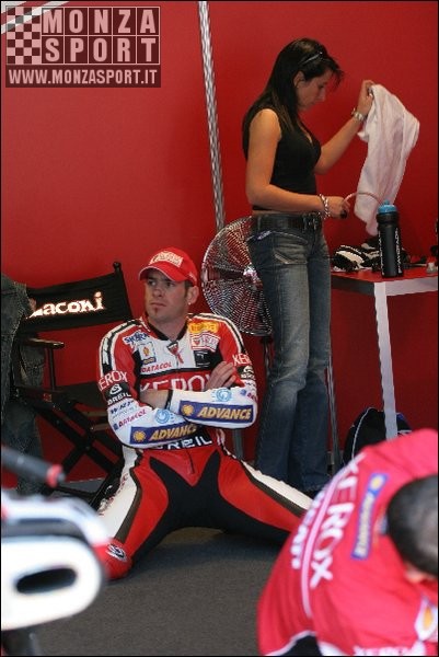 2005_monza_superbike_ 049.JPG
