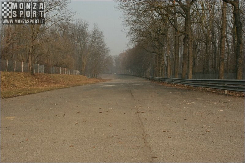 2006_monza_banking_1.JPG