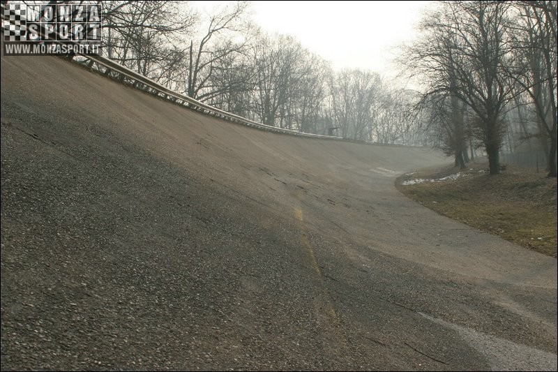 2006_monza_banking_7.JPG