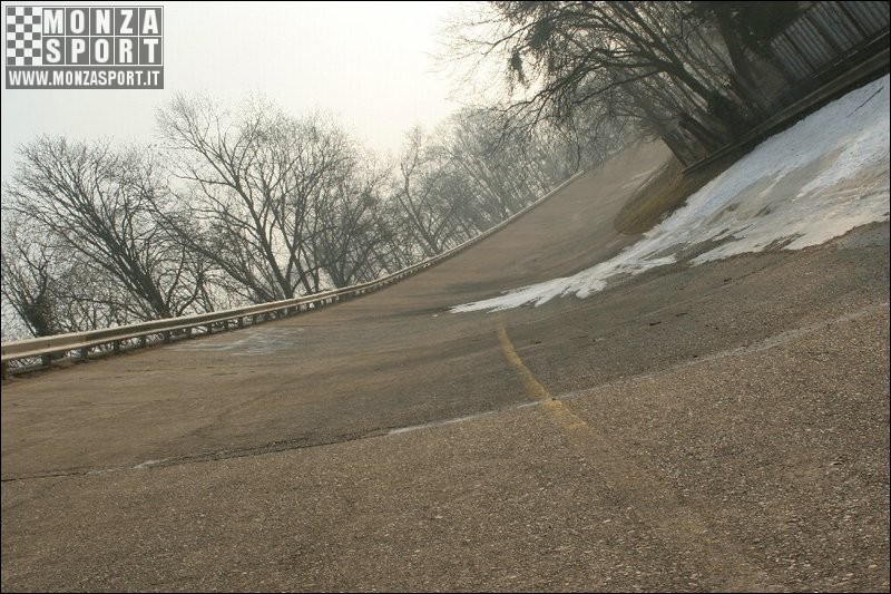2006_monza_banking_8.JPG