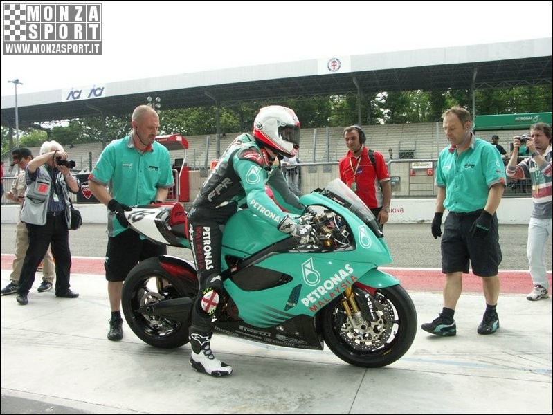 2006_monza_mondiale_superbike_ 021.jpg