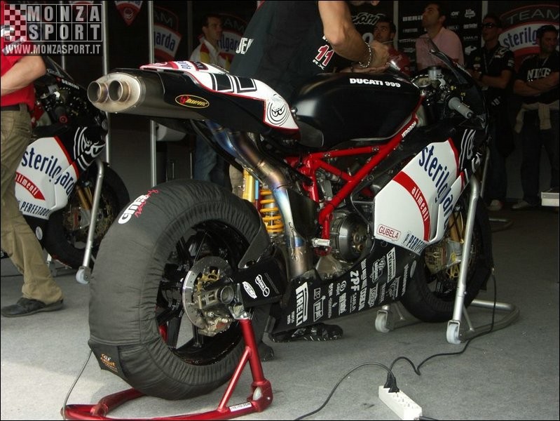 2006_monza_mondiale_superbike_ 026.jpg