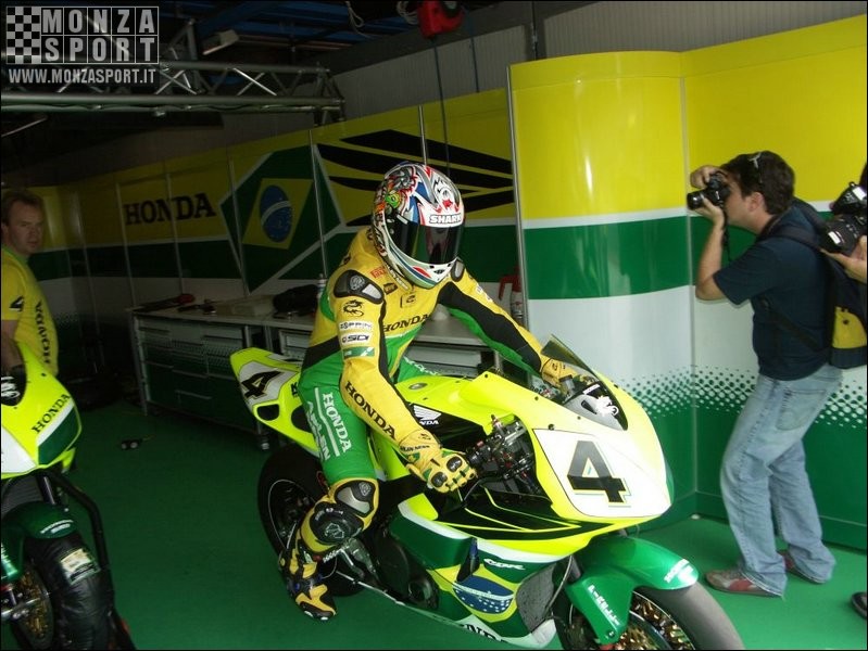 2006_monza_mondiale_superbike_ 030.jpg
