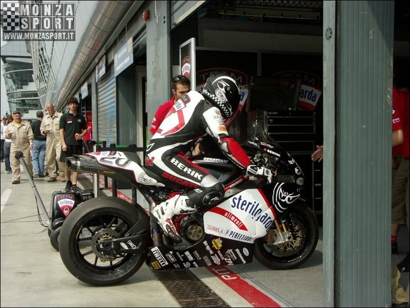 2006_monza_mondiale_superbike_ 035.jpg
