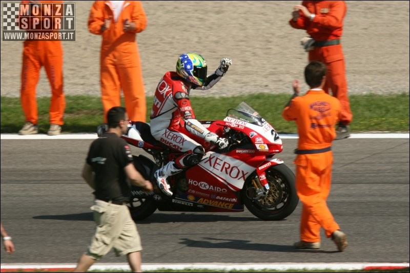2006_monza_mondiale_superbike_ 080.jpg