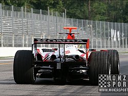 0708282931pb_monza_f1test_03.jpg