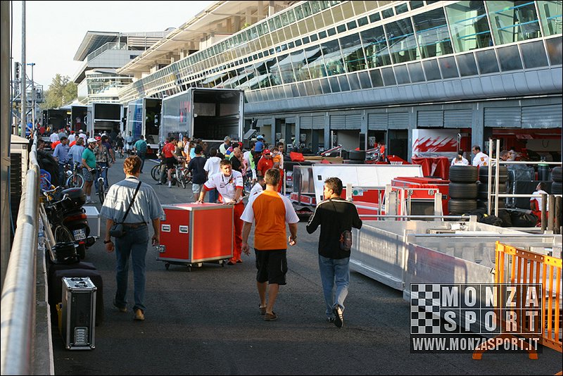 070909pb_monza_f1gp_19.jpg