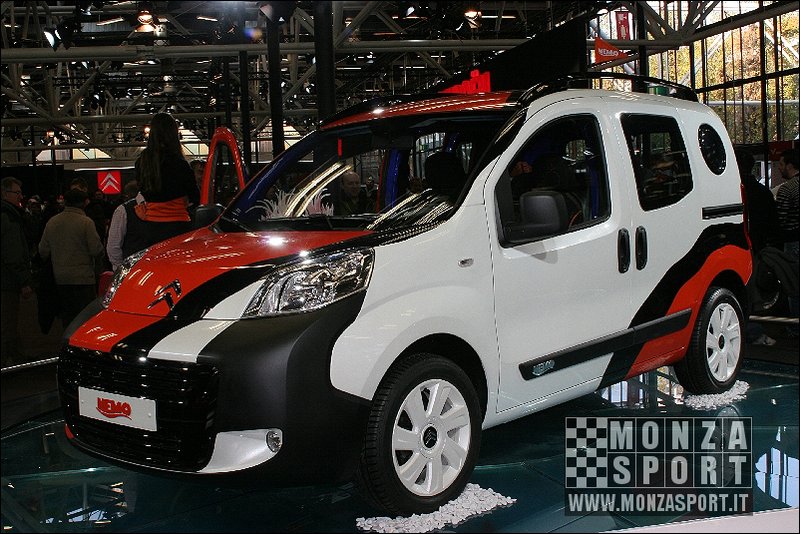 071215pb_bo_motorshow_039.jpg