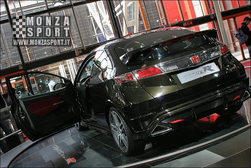 071215pb_bo_motorshow_124.jpg