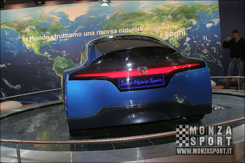 071215pb_bo_motorshow_128.jpg
