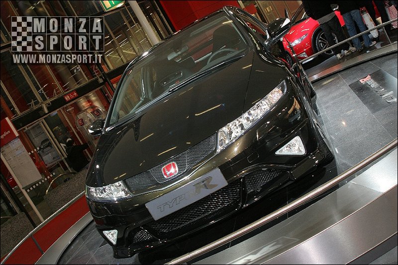 071215pb_bo_motorshow_165.jpg