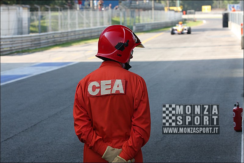 080827pb_monza_f1test_001.jpg