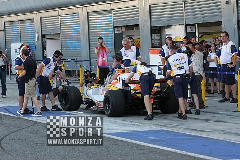 080827pb_monza_f1test_002.jpg