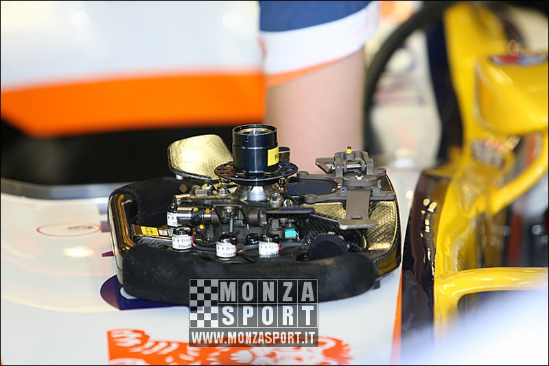 080827pb_monza_f1test_008.jpg