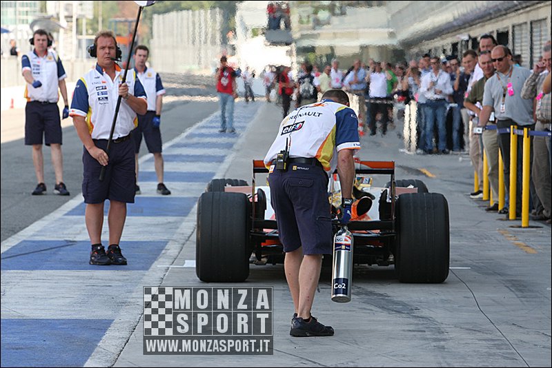 080827pb_monza_f1test_014.jpg