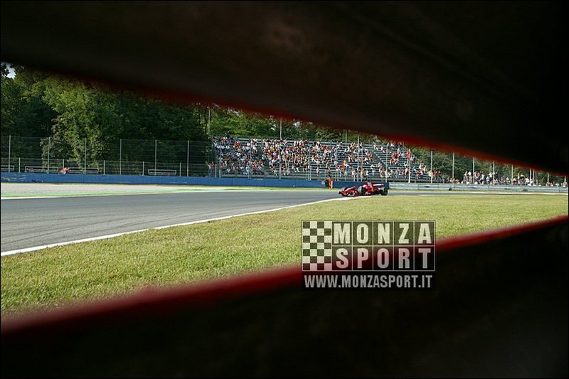 080827pb_monza_f1test_039.jpg