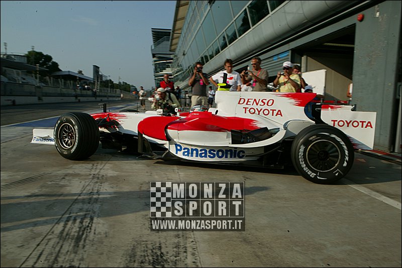 080827pb_monza_f1test_041.jpg