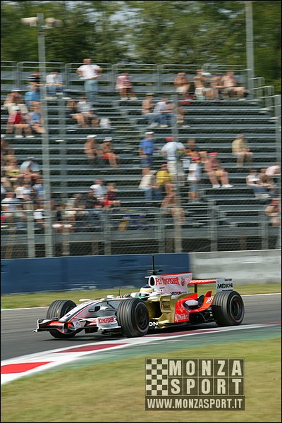 080827pb_monza_f1test_043.jpg