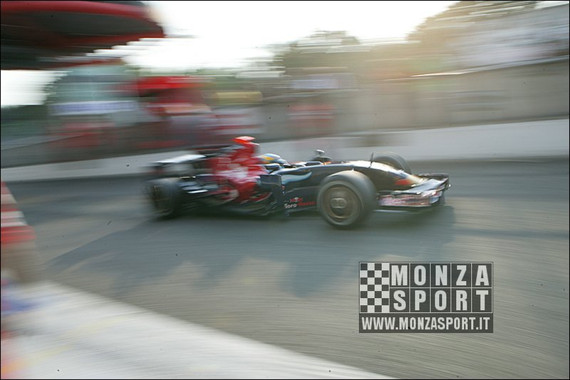 080827pb_monza_f1test_044.jpg