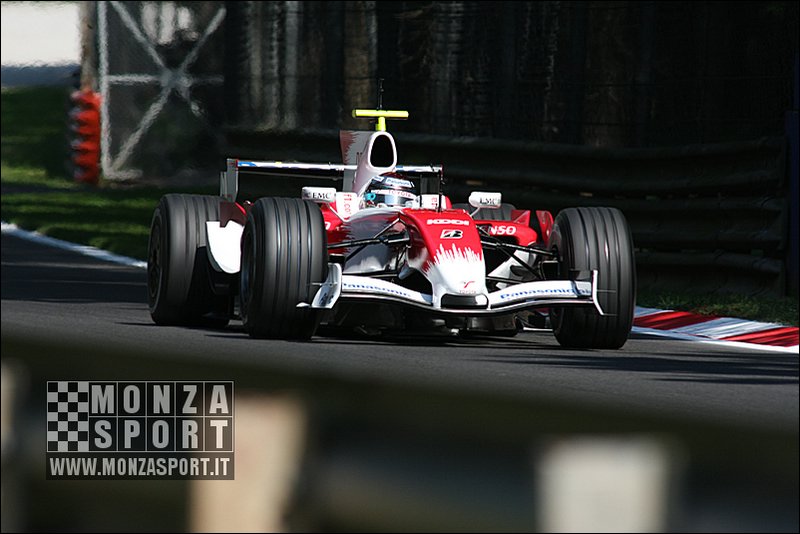 080827pb_monza_f1test_048.jpg