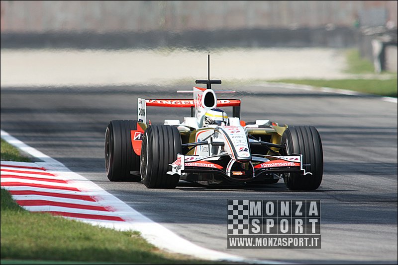 080827pb_monza_f1test_107.jpg