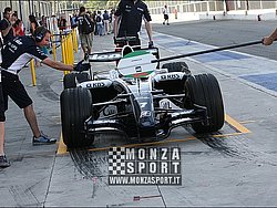 080827pb_monza_f1test_009.jpg