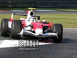 080827pb_monza_f1test_066.jpg