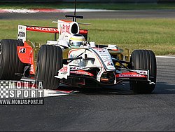 080827pb_monza_f1test_099.jpg