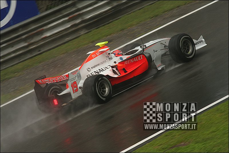 080914pb_monza_gp2_005.jpg
