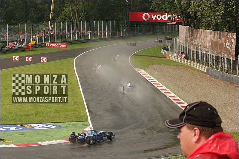 080914pb_monza_gp2_014.jpg