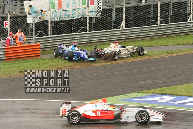 080914pb_monza_gp2_017.jpg
