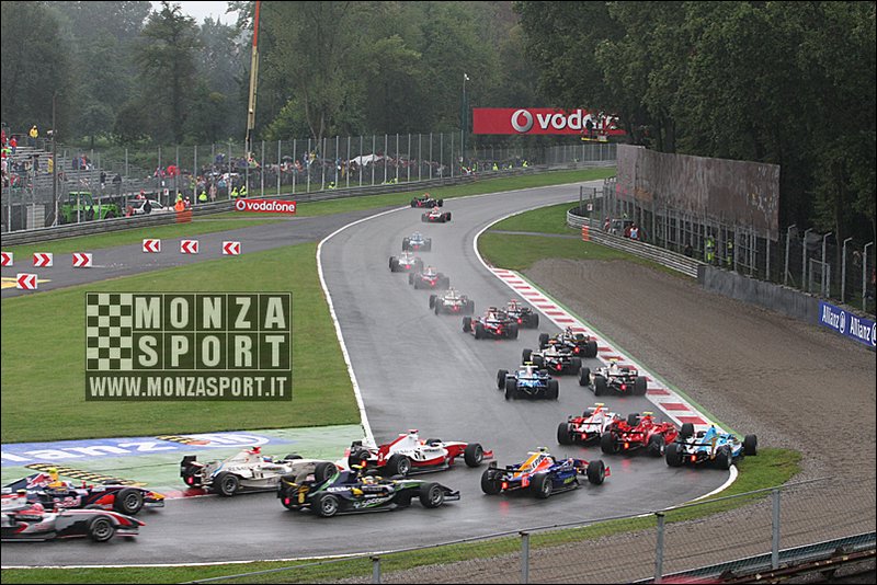 080914pb_monza_gp2_025.jpg