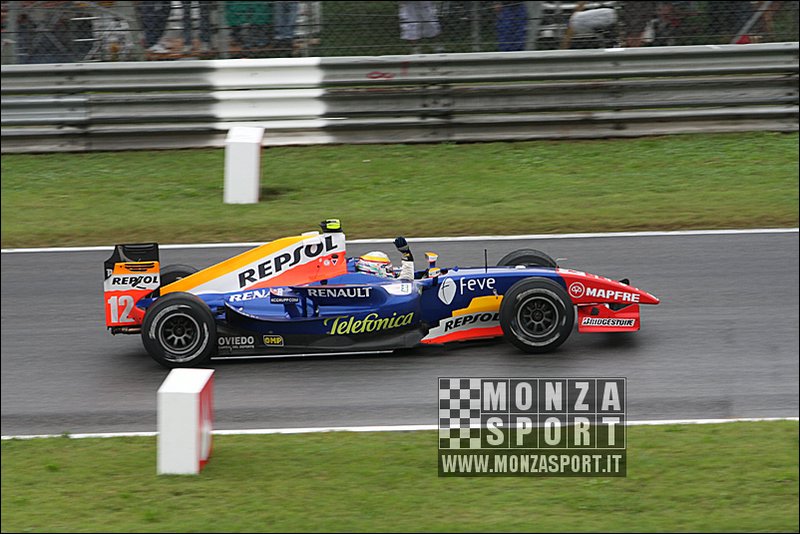 080914pb_monza_gp2_029.jpg