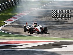 080914pb_monza_gp2_010.jpg