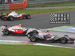 080914pb_monza_gp2_027.jpg