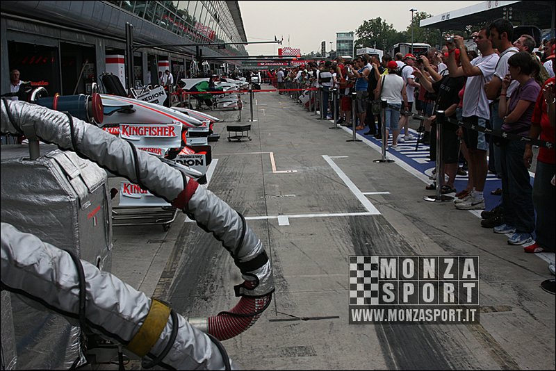 080914pb_monza_f1gp_001.jpg
