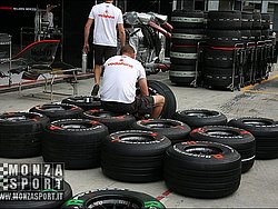 080914pb_monza_f1gp_015.jpg