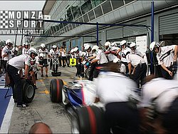080914pb_monza_f1gp_017.jpg