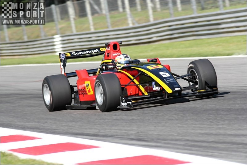 100523-formula_2_ 002.jpg
