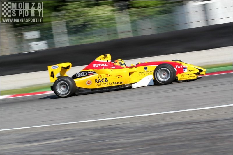 100523-formula_2_ 006.jpg