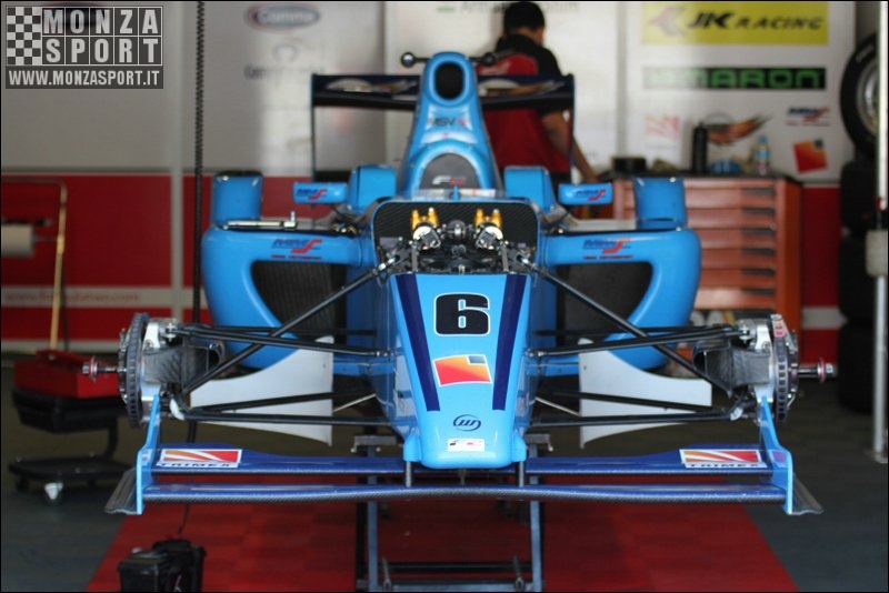 100523-formula_2_ 009.jpg
